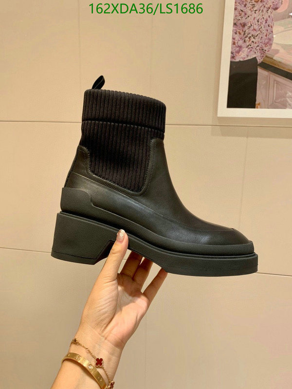 Boots-》Women Shoes Code: LS1686