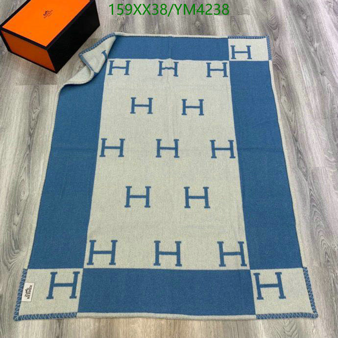 He*rm*es-》Scarf Code: YM4238