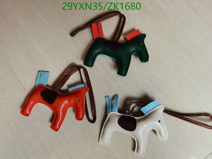 He*rm*es-》Key pendant Code: ZK1680