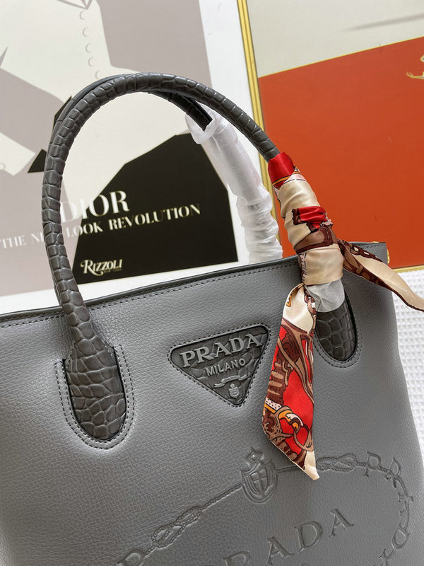 YUPOO-Prada Fashion Bags Code: LB3118 $: 129USD