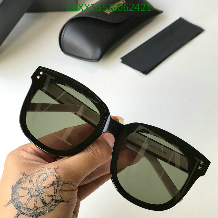 YUPOO-Valentino Couples Glasses Code: G062421