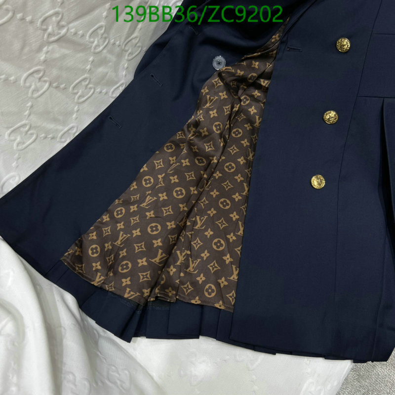 LV-Clothing Code: ZC9202 $: 139USD