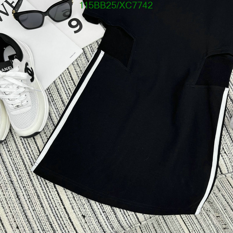 Balenciaga-Clothing Code: XC7742 $: 115USD