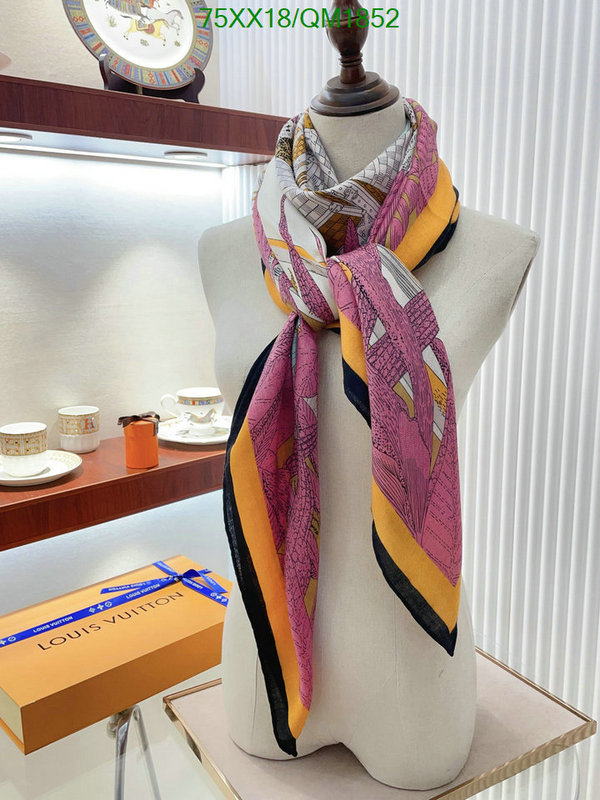 LV-Scarf Code: QM1852 $: 75USD