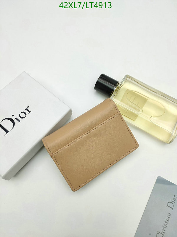 Dior-Wallet(4A) Code: LT4913 $: 42USD