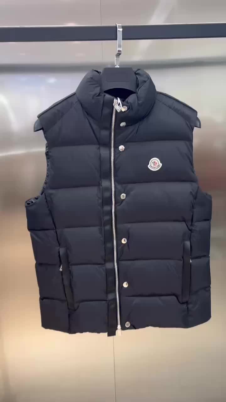 Moncler-Down jacket Men Code: QC3744 $: 135USD