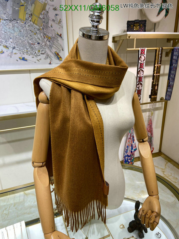 Loewe-Scarf Code: QM6058 $: 52USD