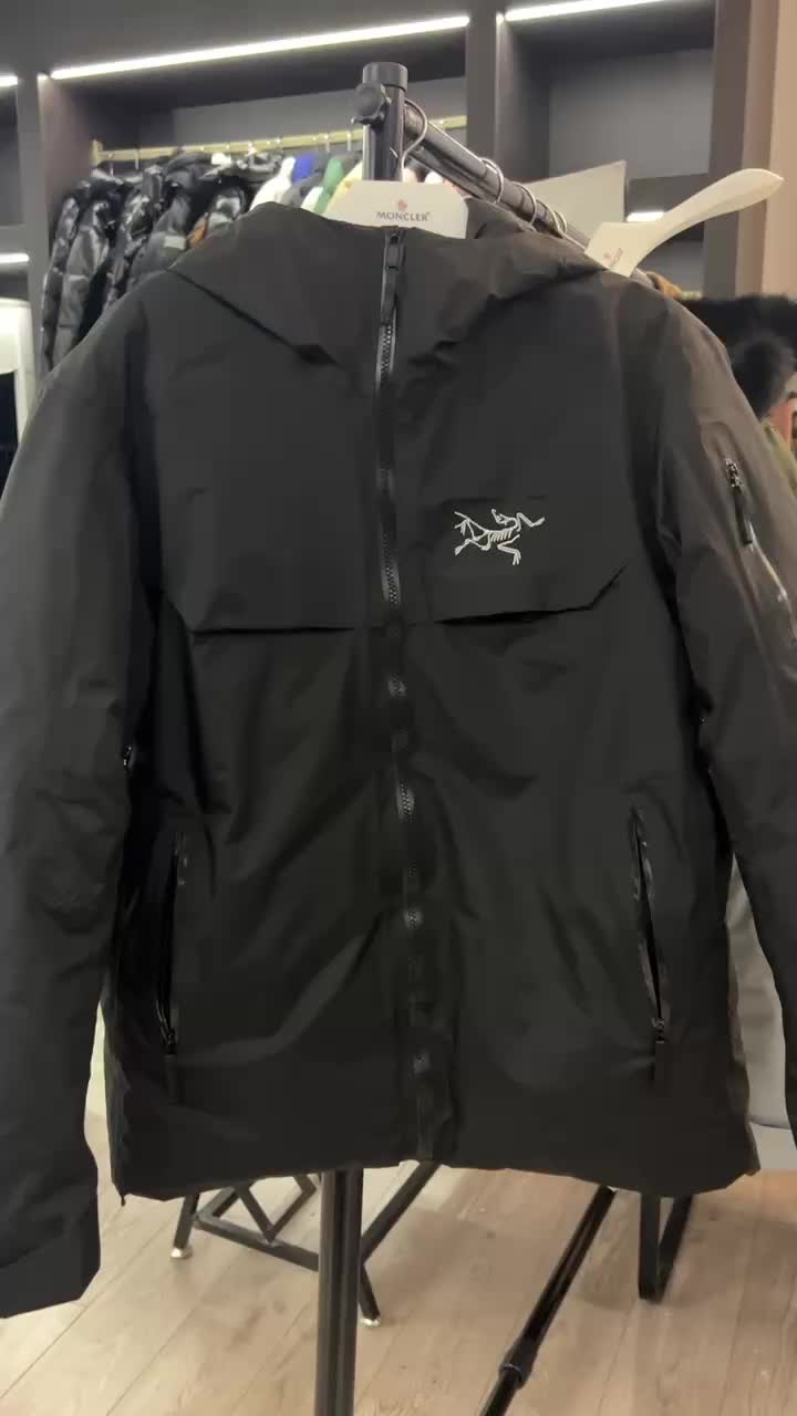 ARCTERYX-Down jacket Men Code: RC8033 $: 215USD