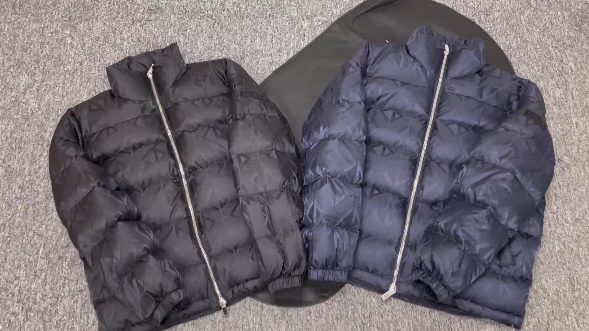 Moncler-Down jacket Men Code: RC7863 $: 165USD