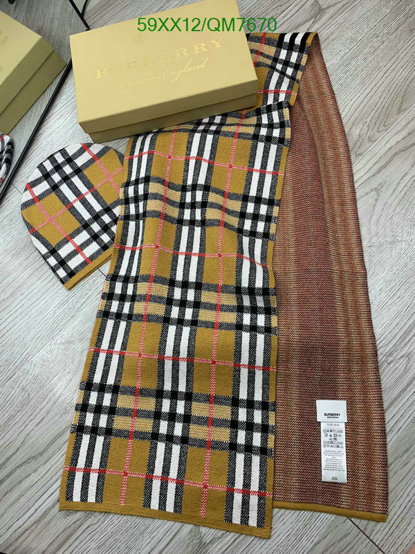 Burberry-Scarf Code: QM7670 $: 59USD