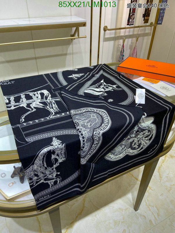 Hermes-Scarf Code: UM1013 $: 85USD