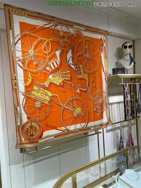 Hermes-Scarf Code: UM1007 $: 79USD