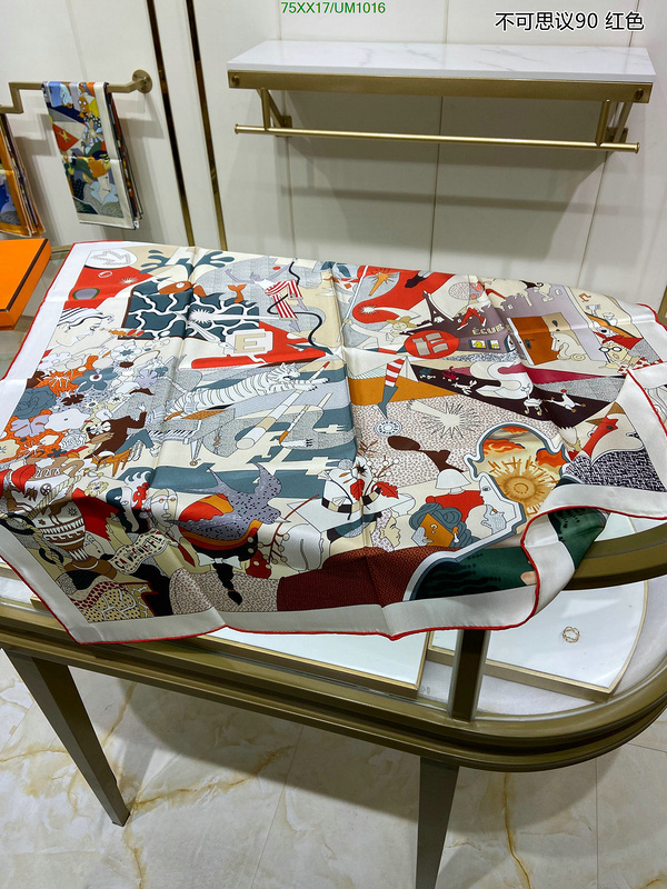 Hermes-Scarf Code: UM1016 $: 75USD