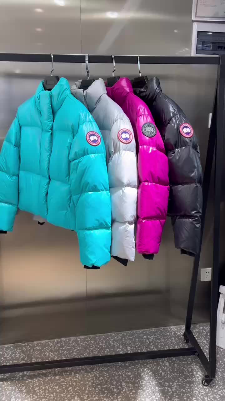 Canada Goose-Down jacket Women Code: QC304 $: 195USD