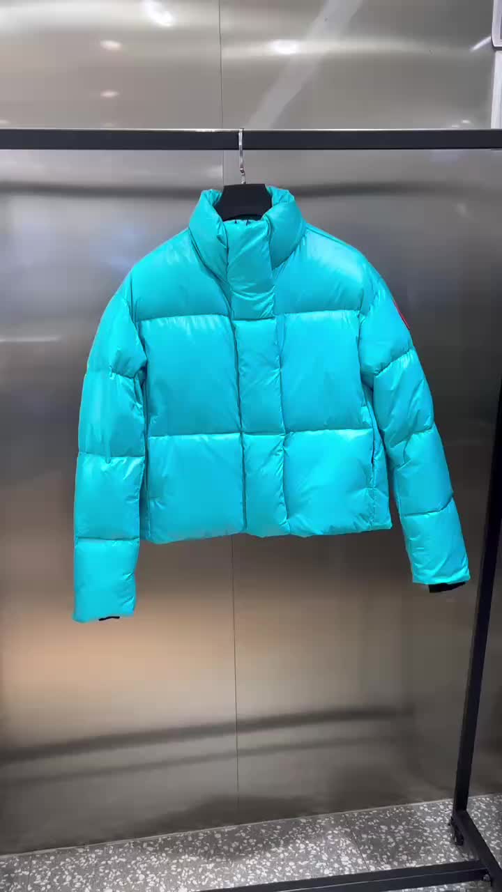 Canada Goose-Down jacket Women Code: QC304 $: 195USD