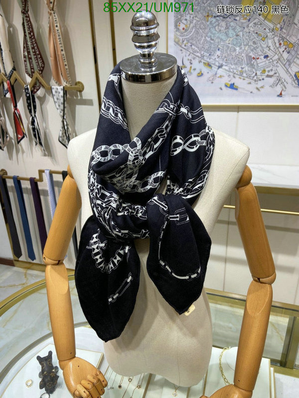 Chanel-Scarf Code: UM971 $: 85USD