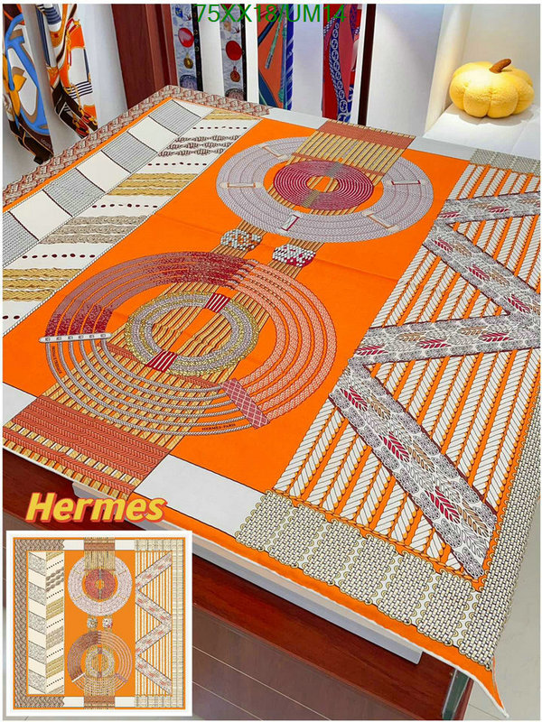 Hermes-Scarf Code: UM14 $: 75USD