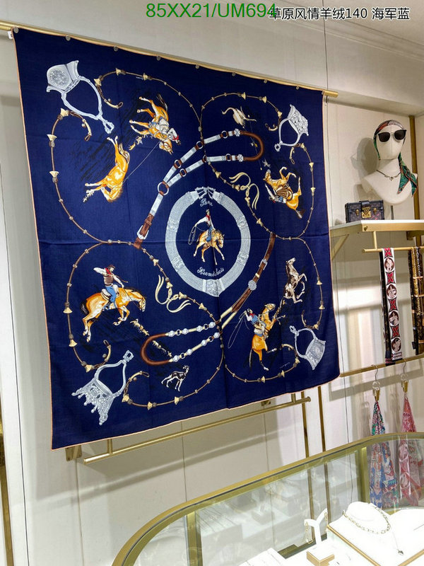 Hermes-Scarf Code: UM694 $: 85USD