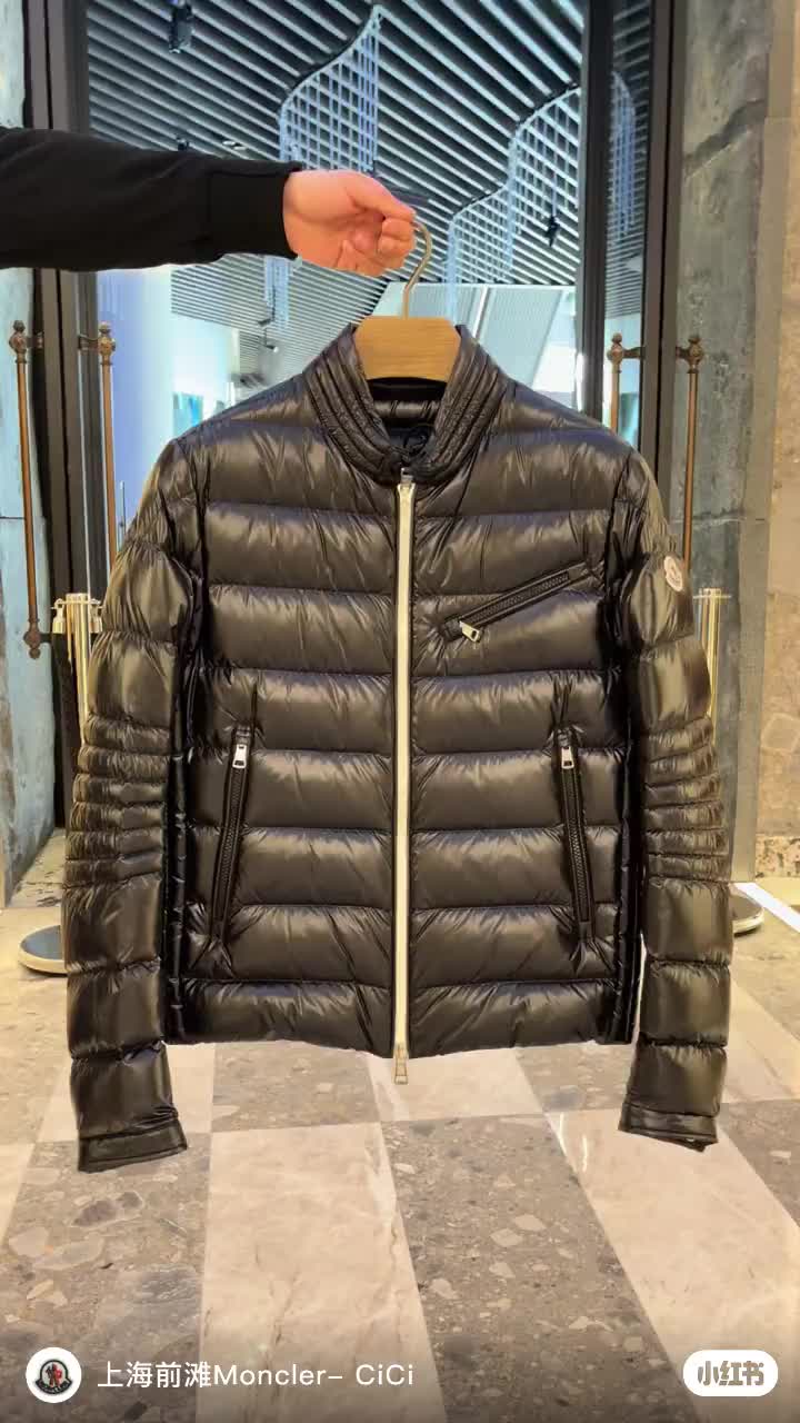 Moncler-Down jacket Men Code: UC464 $: 245USD