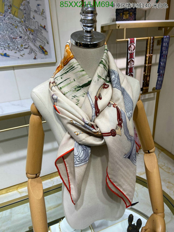 Hermes-Scarf Code: UM694 $: 85USD