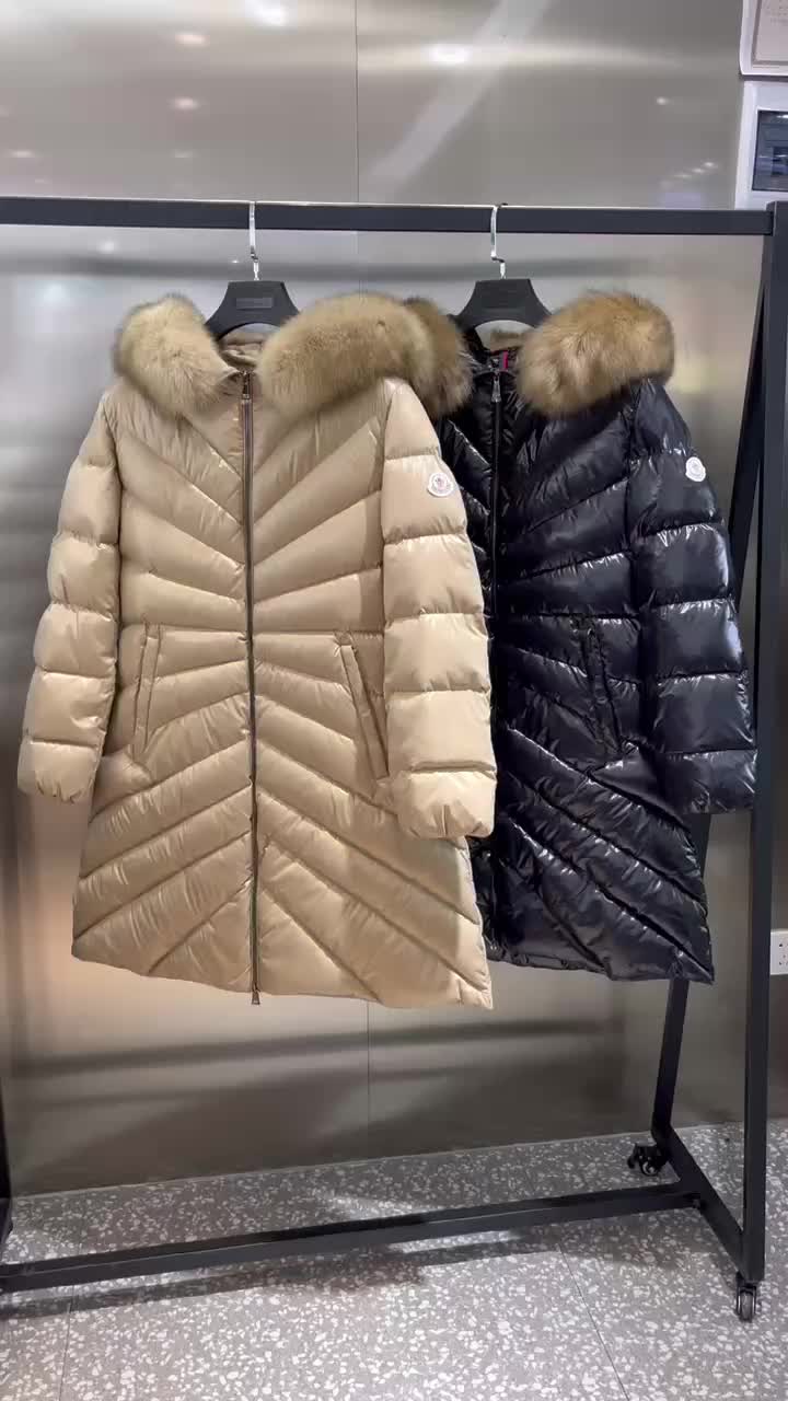 Moncler-Down jacket Women Code: UC467 $: 239USD