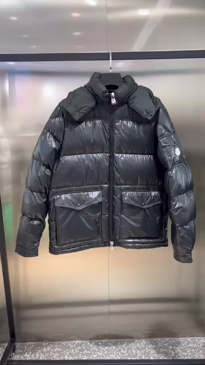 Moncler-Down jacket Women Code: UC476 $: 175USD