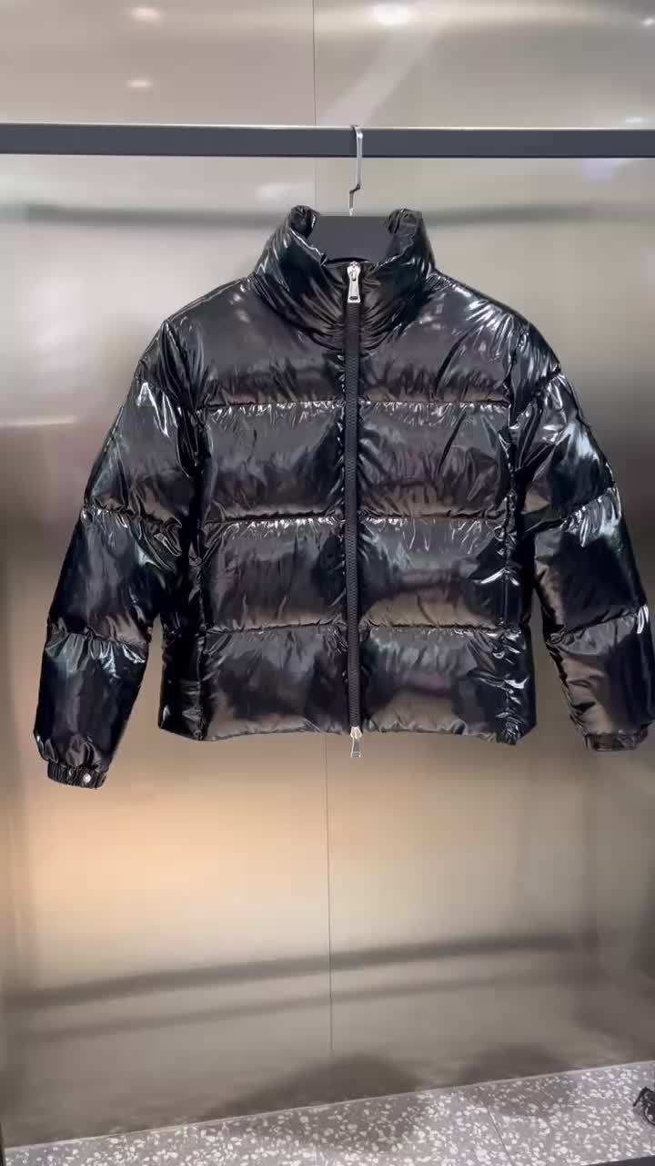 Moncler-Down jacket Women Code: UC466 $: 175USD