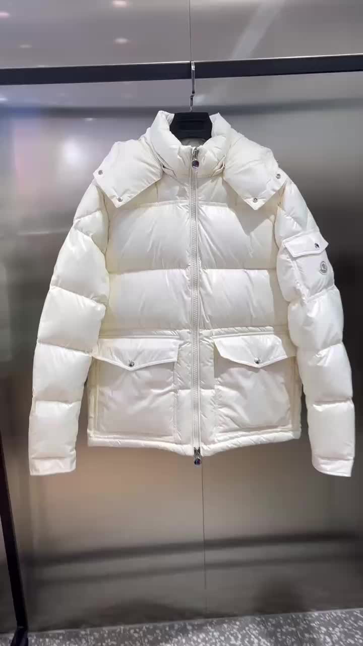 Moncler-Down jacket Women Code: UC476 $: 175USD