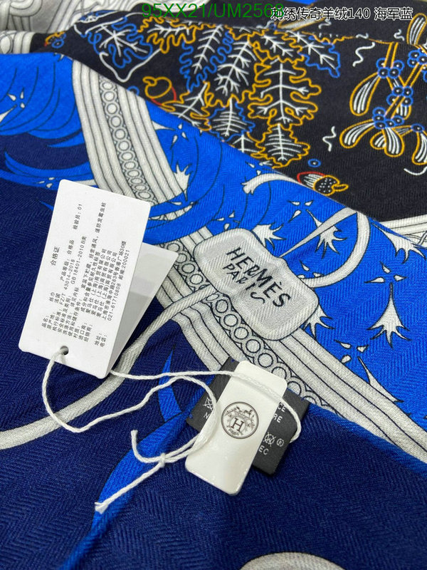 Hermes-Scarf Code: UM2568 $: 95USD