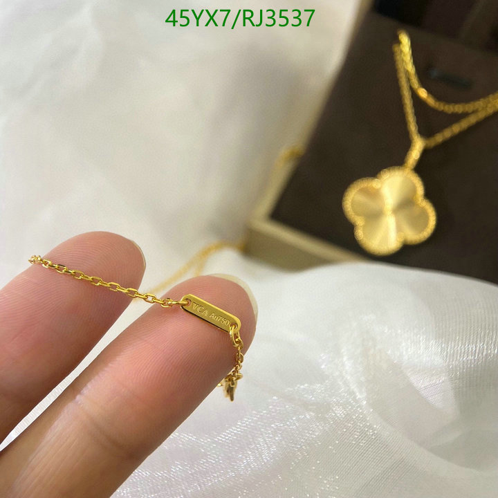 Van Cleef & Arpels-Jewelry Code: RJ3537 $: 45USD