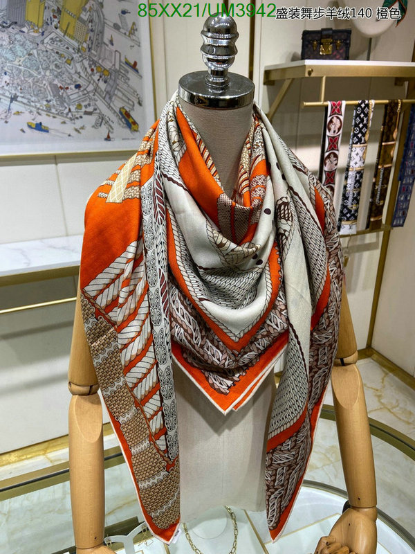 Hermes-Scarf Code: UM3942 $: 85USD