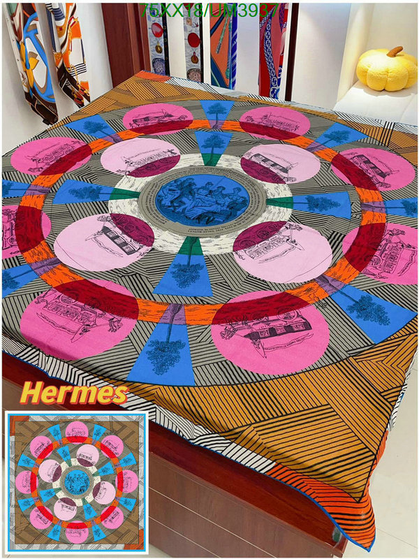 Hermes-Scarf Code: UM3937 $: 75USD