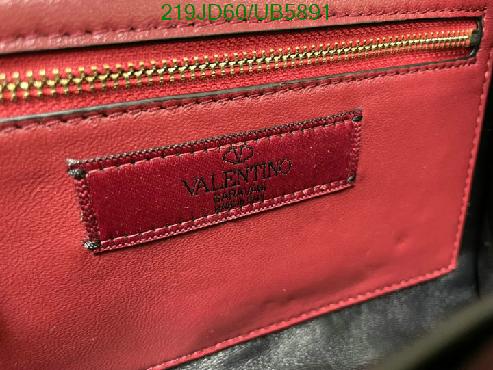 Valentino-Bag-Mirror Quality Code: UB5891 $: 219USD