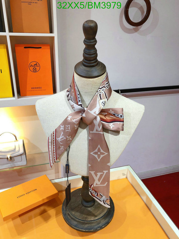 LV-Scarf Code: BM3979 $: 32USD