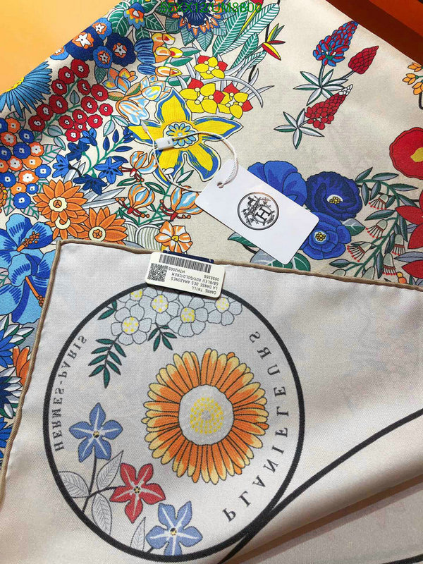 Hermes-Scarf Code: UM8800 $: 55USD