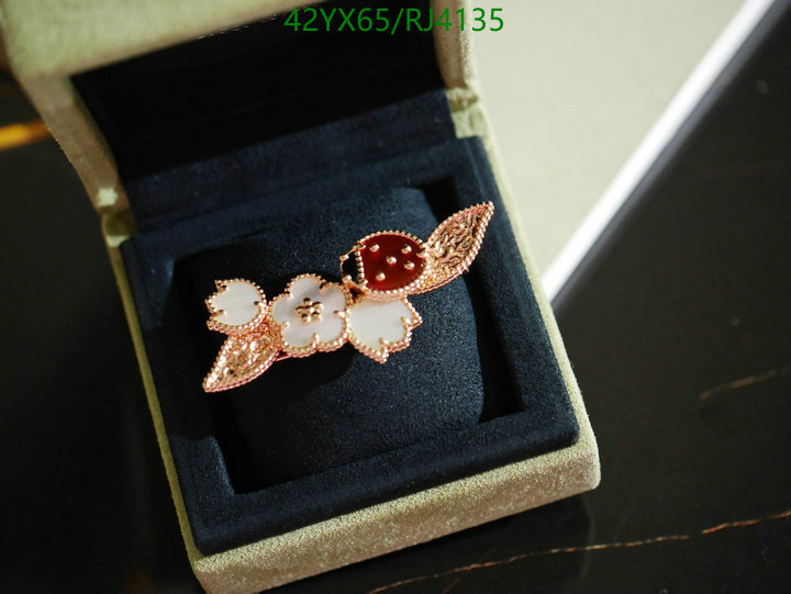 Van Cleef & Arpels-Jewelry Code: RJ4135 $: 42USD