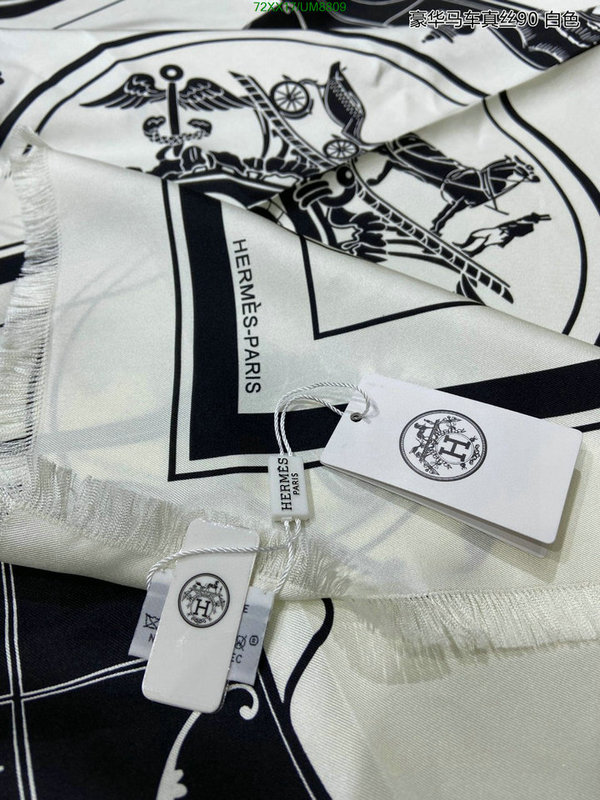 Hermes-Scarf Code: UM8809 $: 72USD