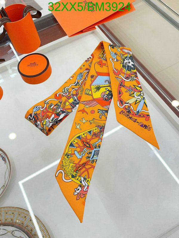 Hermes-Scarf Code: BM3924 $: 32USD