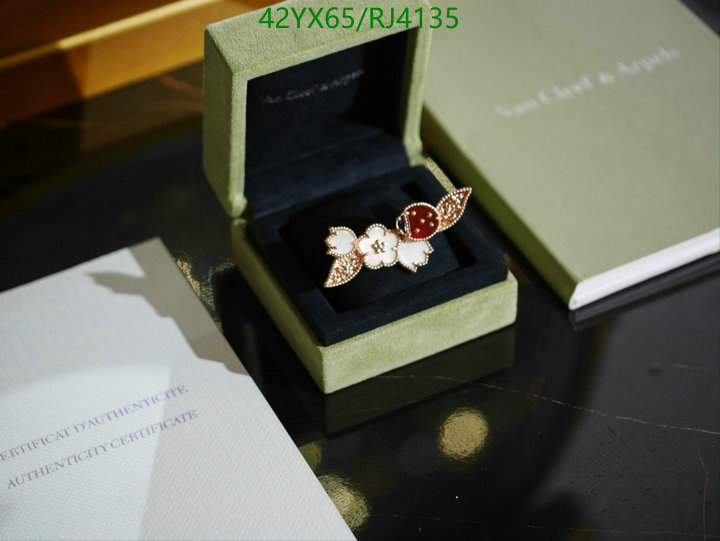 Van Cleef & Arpels-Jewelry Code: RJ4135 $: 42USD