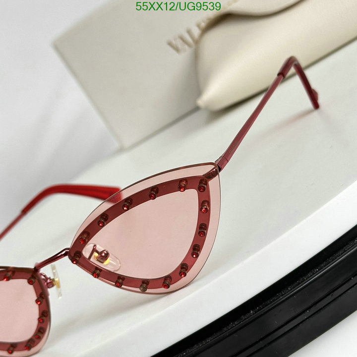 Valentino-Glasses Code: UG9539 $: 55USD