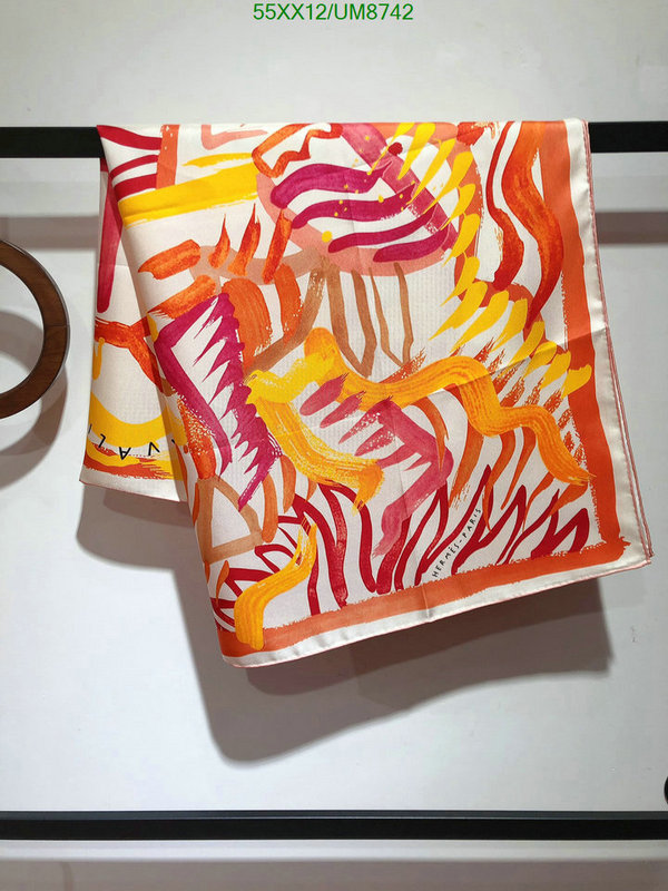 Hermes-Scarf Code: UM8742 $: 55USD