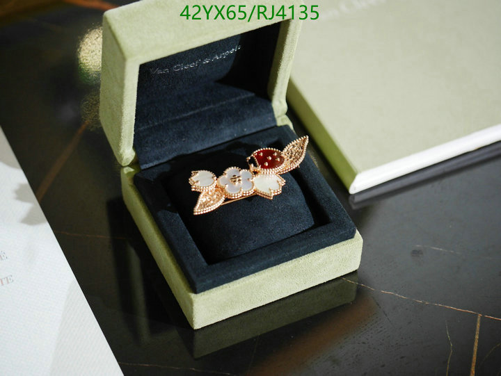 Van Cleef & Arpels-Jewelry Code: RJ4135 $: 42USD
