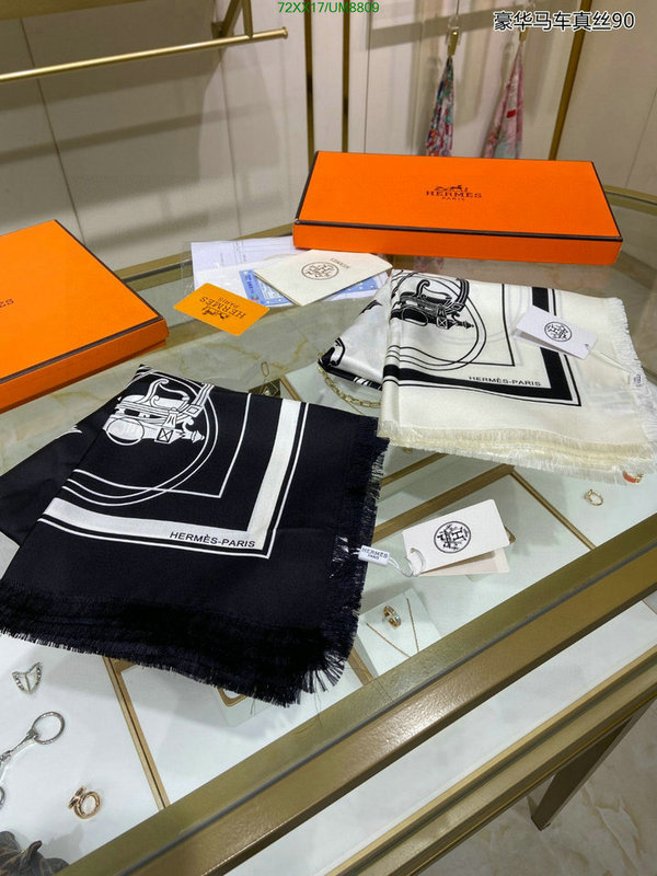 Hermes-Scarf Code: UM8809 $: 72USD