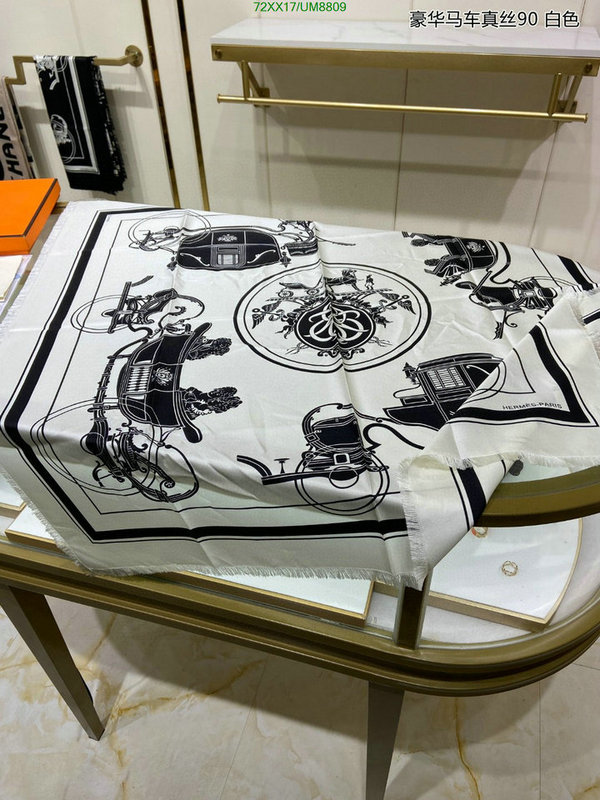 Hermes-Scarf Code: UM8809 $: 72USD