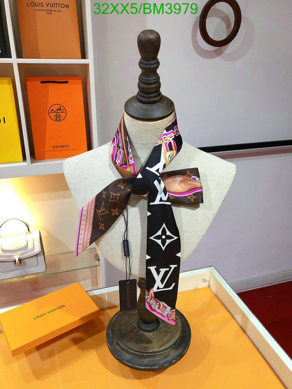 LV-Scarf Code: BM3979 $: 32USD