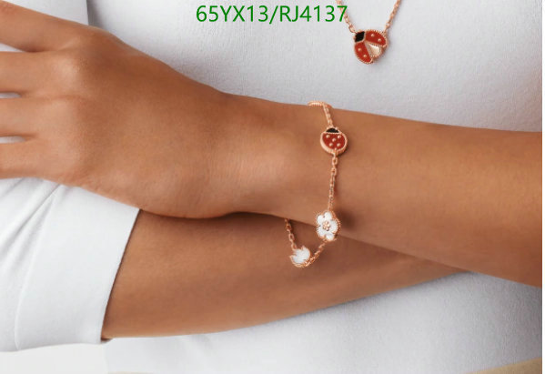 Van Cleef & Arpels-Jewelry Code: RJ4137 $: 65USD