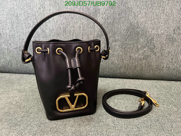 Valentino-Bag-Mirror Quality Code: UB9792 $: 209USD