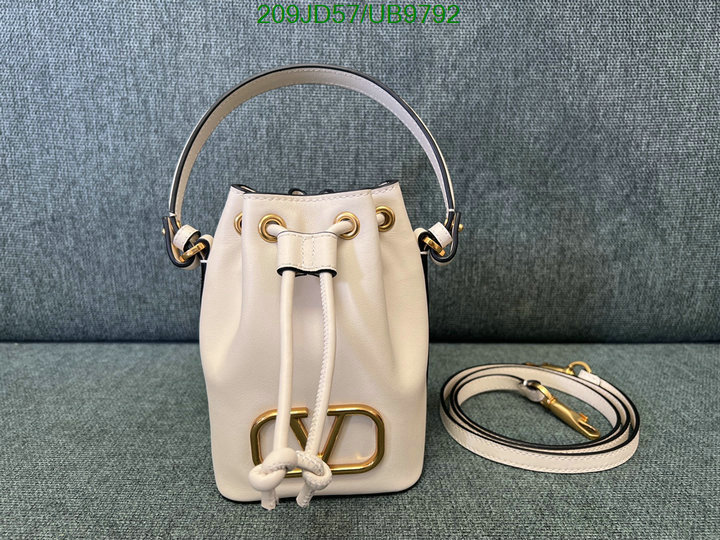 Valentino-Bag-Mirror Quality Code: UB9792 $: 209USD