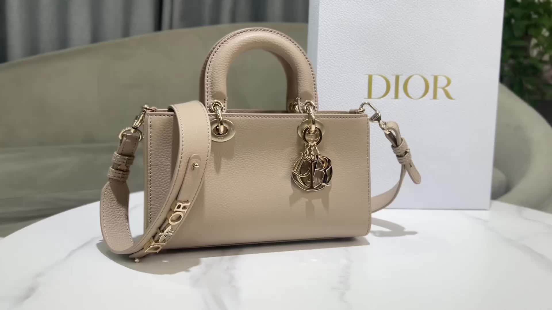 Dior-Bag-Mirror Quality Code: BB4875 $: 229USD