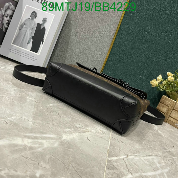 LV-Bag-4A Quality Code: BB4229 $: 89USD